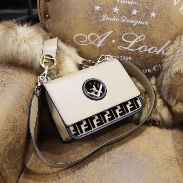 Túi FENDI SUPER VIP