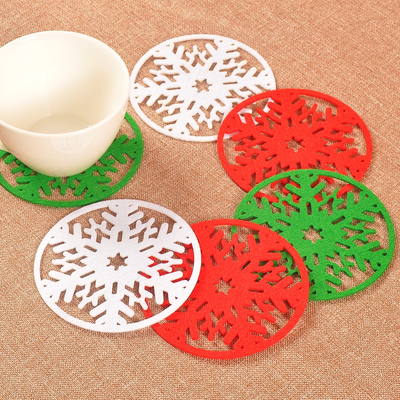 Set 2 tấm lót ly bằng vải không dệt hình bông tuyết xinh xắn tiện dụng