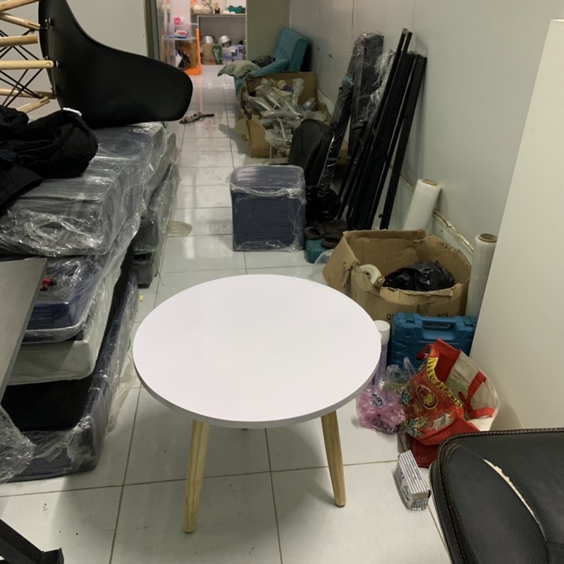 Bàn trà tròn sofa 3 chân Nội Thất Hoàn Phương Sài Gòn thiết kế 3 chân vặn tiện lợi hiện đại cao cấp