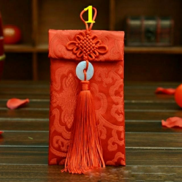 Bao lì xì cưới vải gấm dập vân chìm sang trọng, kết miếng ngọc tài lộc