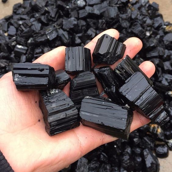 Viên đá thanh tẩy Black Tourmaline, đá thach anh, đá bảo vệ dùng trong Tarot, Reiki, đá phong thủy, thiền định