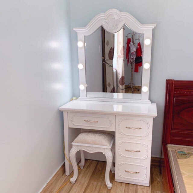 Bàn phấn xinh xinh 03