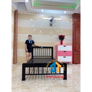 Giường sắt mỹ nghệ vuông 1m2x2m, giá xưởng, miễn phí giao hàng lắp đặt tận nơi