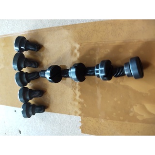 Ốc bắt càng kéo máy khâu liền trục