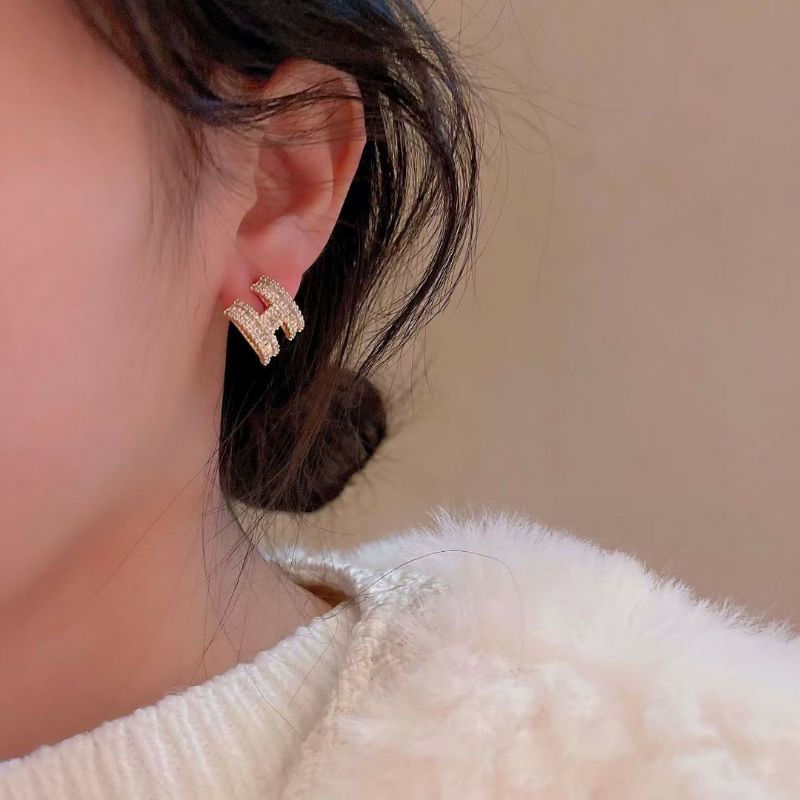 Sét trang sức chữ H titan đính đá pha lê trẻ trung sang trọng phù hợp mọi lứa tuổi