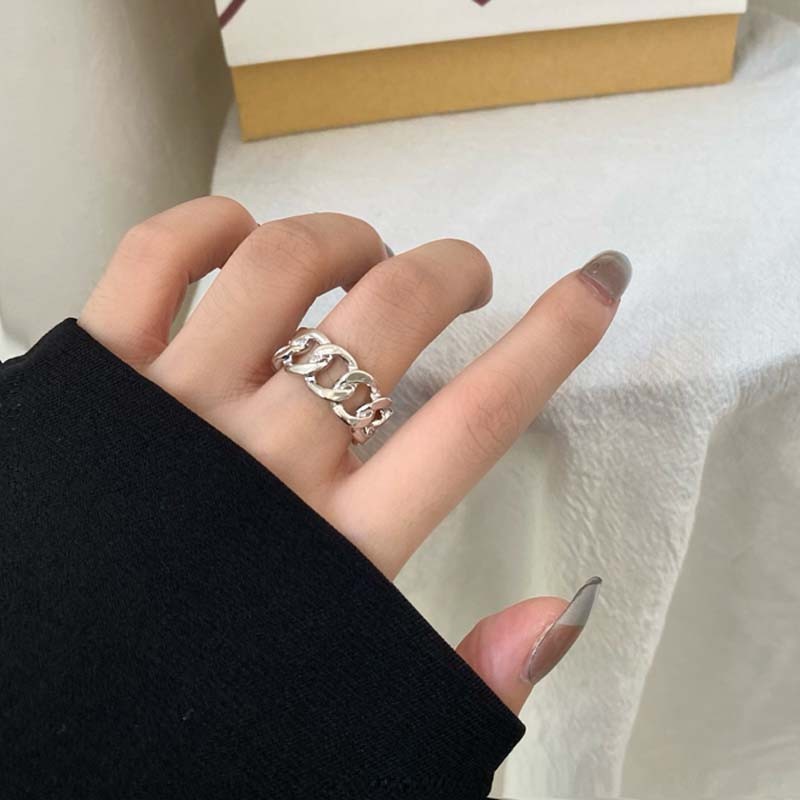 Nhẫn đeo tay kim loại thiết kế ấn tượng độc đáo