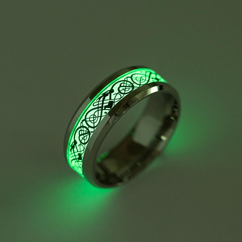 Nhẫn Hình Rồng Phát Quang Chất Liệu Thép Titanium