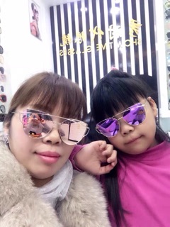 Kính mắt cho bé yêu