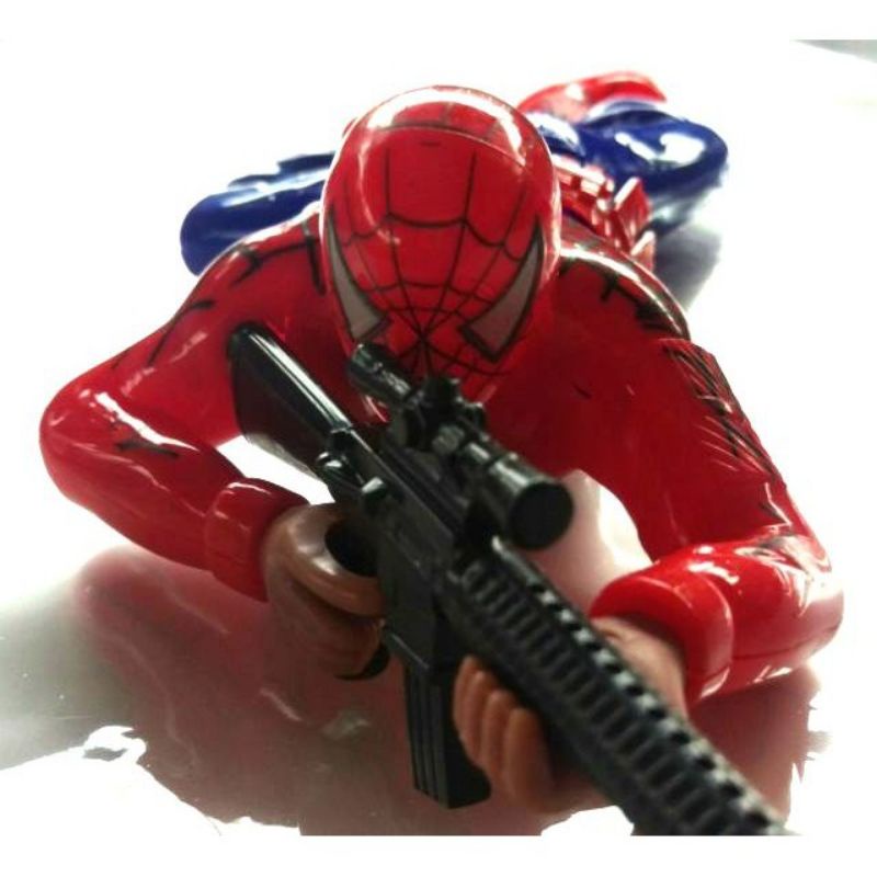 Siêu nhân nhện bò có nhạc phát sáng, người nhện Spider man