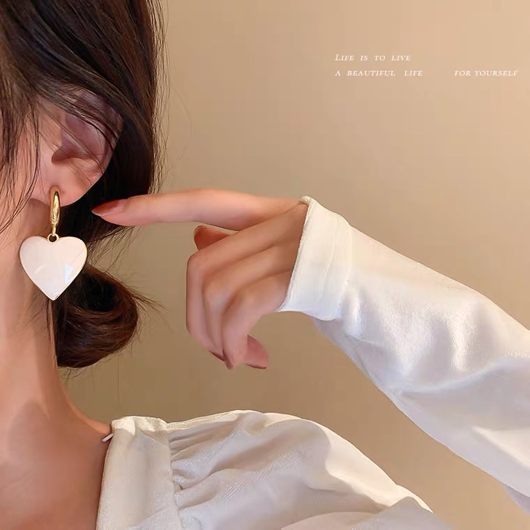 Đôi Bông Tai Mạ Bạc 925 Hình Trái Tim Thời Trang