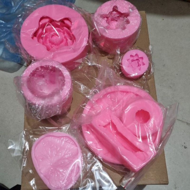 Bộ 8 khuôn sen to khác nhau như thành phầm bánh rau câu sen