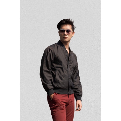 Áo jacket nam 2 lớp DGCs kiểu dáng trẻ trung màu đen basic, chất vải cao cấp giữ ấm cơ thể tốt WAJK1920M
