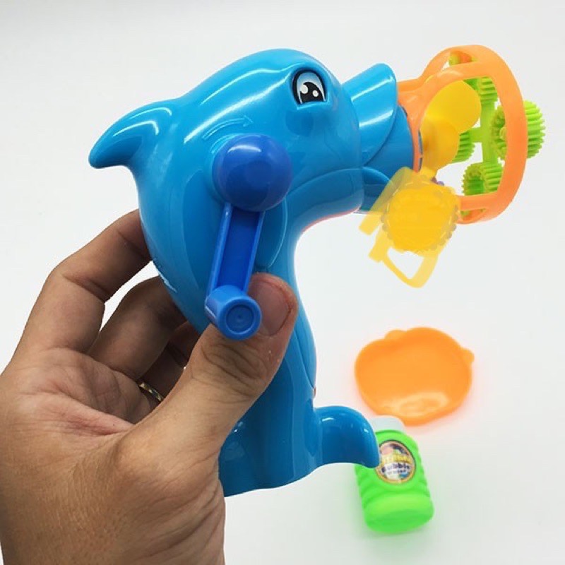 Súng bắn bong bóng xà phòng quay tay hình cá heo, sư tử, cá heo không pin có đèn