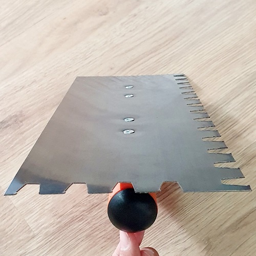 Bay Thép Chữ Nhật 30x11cm Rãnh 2 Cạnh Liền Kề Răng Cưa Lớn 1x1cm Cán Nhựa Bắt Vít Thi Công Xây Dựng Chuyên Dụng