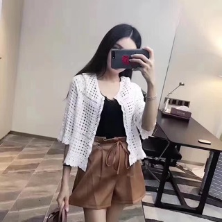 Áo khoác ren lỗ đi biển