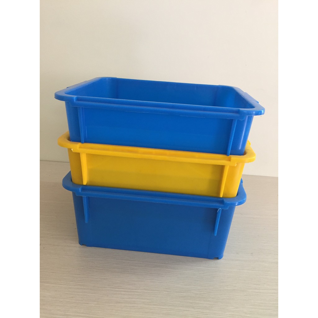 Thùng nhựa đặc A3 - Kích thước: 370x305x160 mm