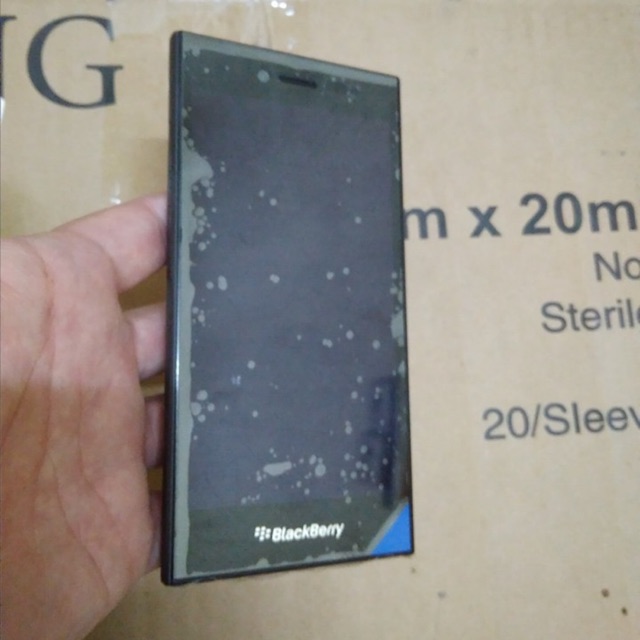 Điện thoại - Blackberry Leap z20 like new