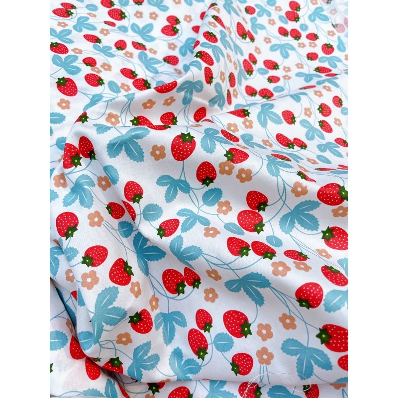 vải thô lụa hình quả dâu tây 100% cotton mềm mát may ga gối