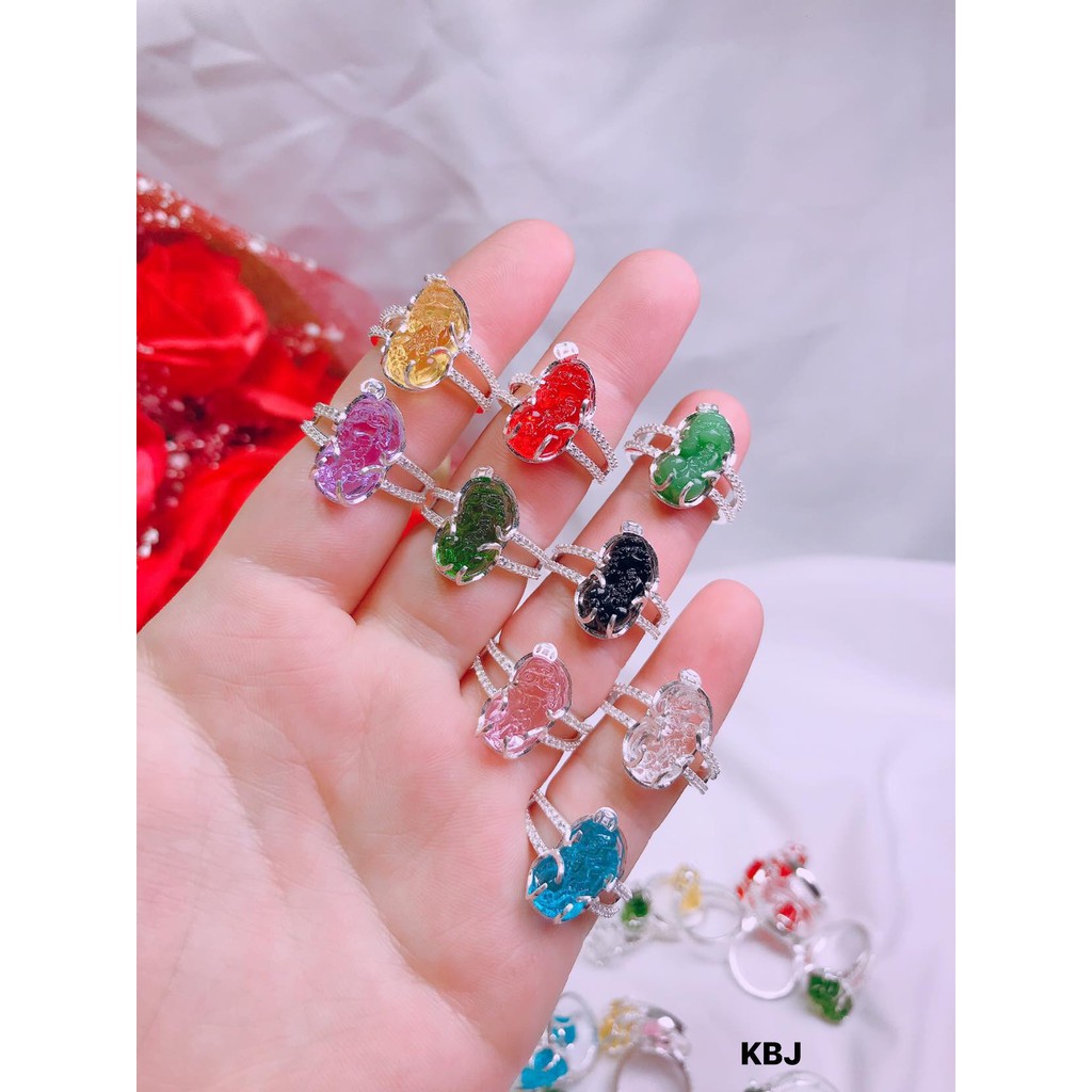 Nhẫn tì hưu đủ mệnh