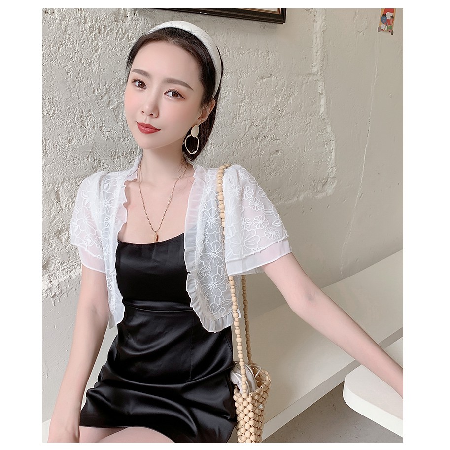 Áo khoác ren hoa dập nổi viền voan cao cấp