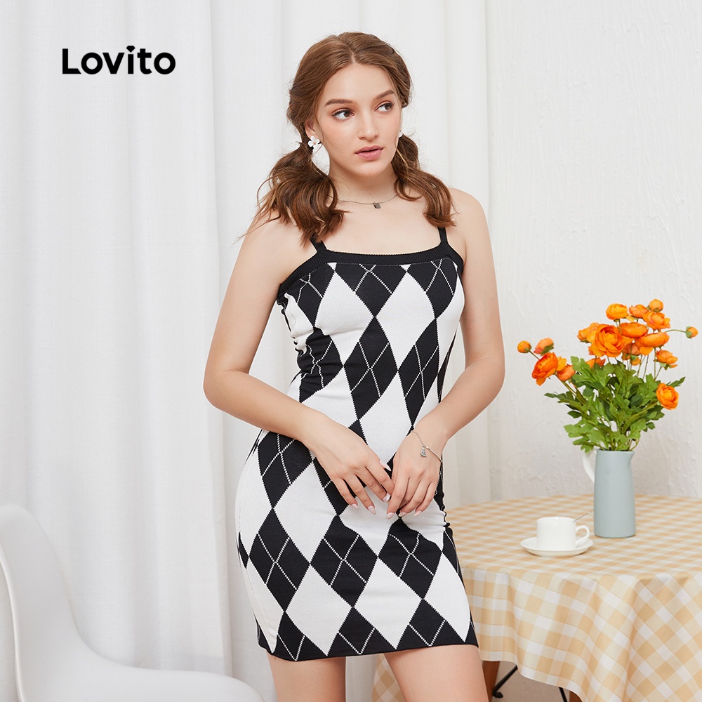 Đầm phong cách trẻ trung kiểu sọc caro cổ vuông sang trọng Lovito L08049 (màu đen và trắng) | BigBuy360 - bigbuy360.vn