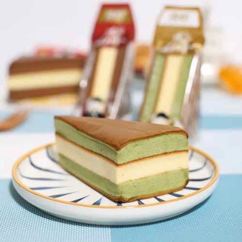 1 cái bánh tam giác bông lan siêu ngon