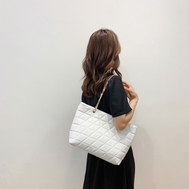 Túi Xách tote Cỡ Lớn Họa Tiết Kẻ Sọc Đính Kim Cương Phối Dây Xích Thời Trang Gylb1575