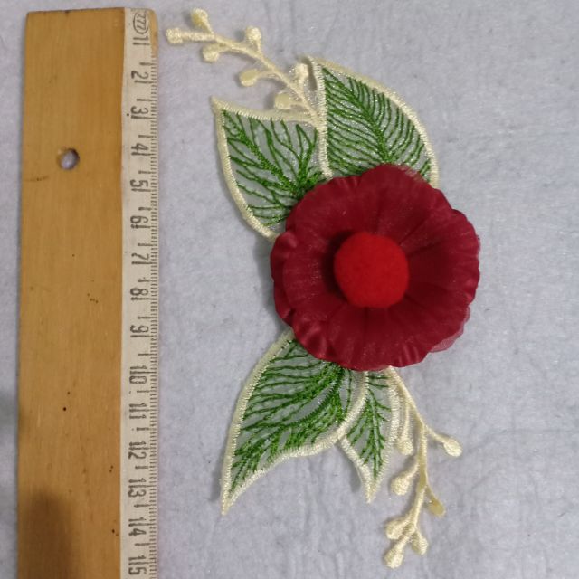 Hoa nhụy bông kèm lá