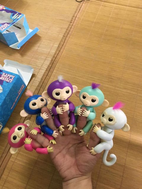 Khỉ thông minh tương tác cảm xúc Finger Monkey Toys