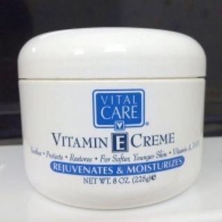 Kem dưỡng ẩm toàn thân Vital Care Vitamin E Cream225gr