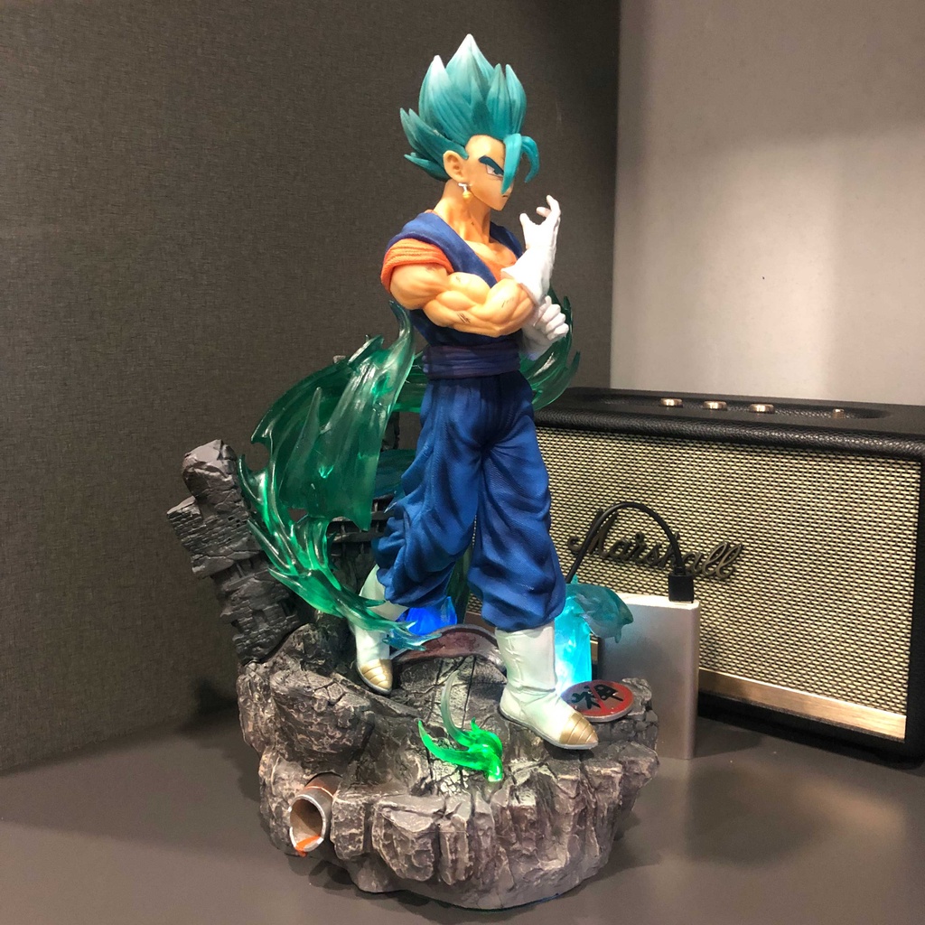 Mô hình Vegito super saiyan blue có LED 40 cm