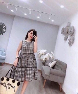 Váy kẻ cara xoè tầng