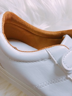 Giầy sneaker dán