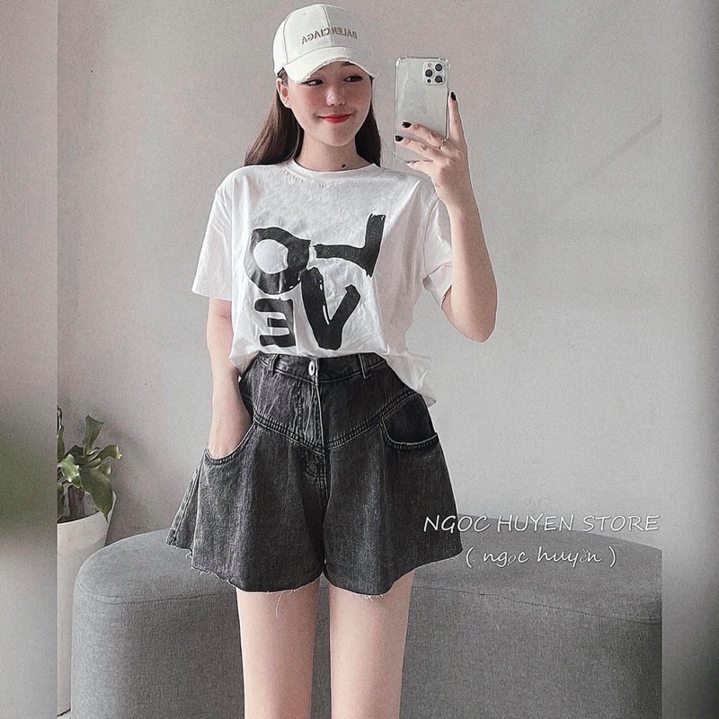 Áo phông chữ LOVE TT