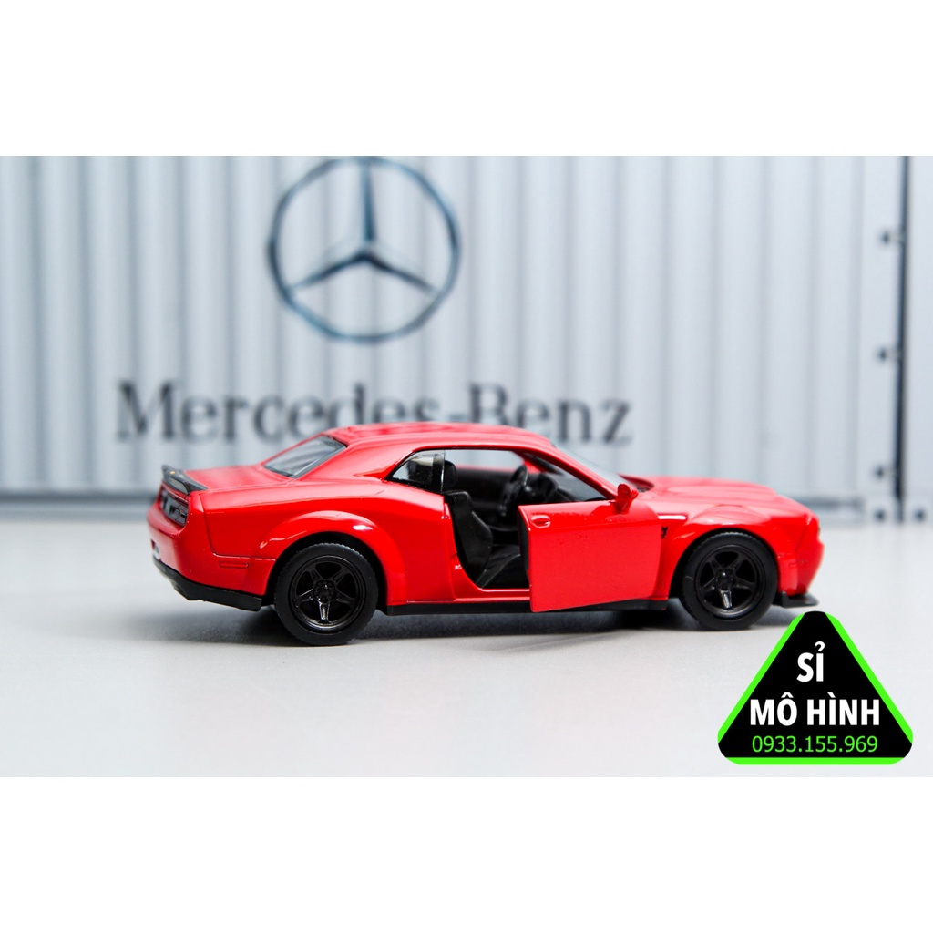 Mô hình xe ô tô Dodge Challenger 1:36