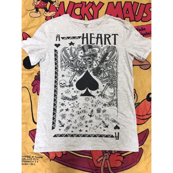 Áo thun đầu lâu