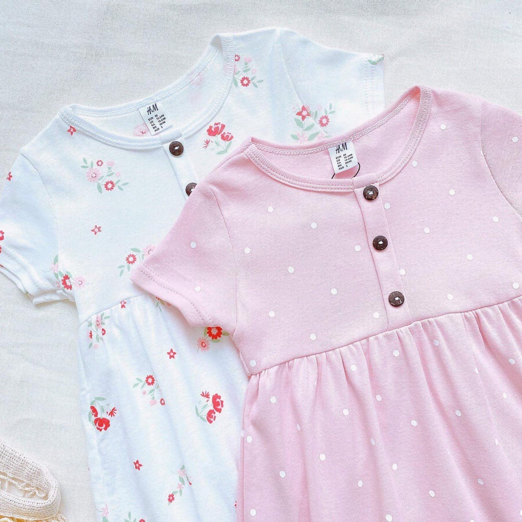 Váy bé gái combo 2 đầm baby doll cúc ngực hồng trắng