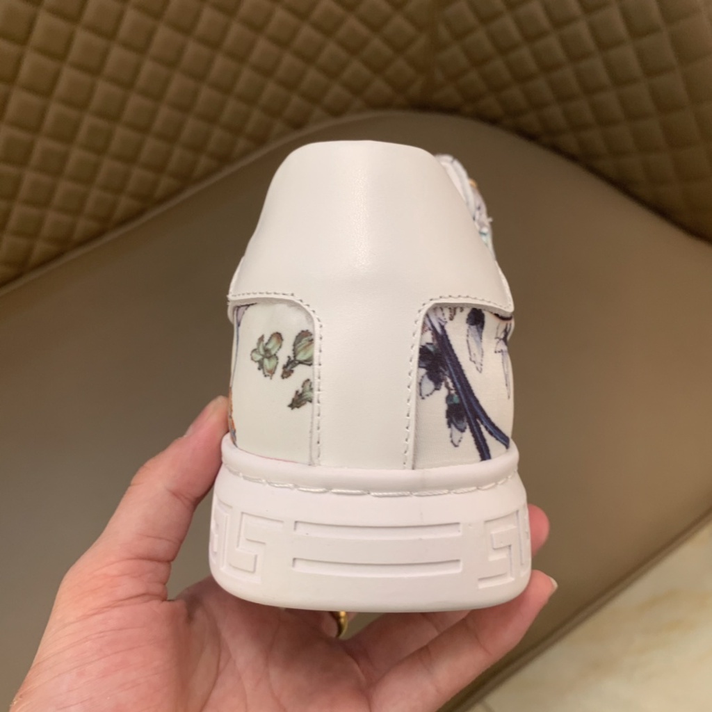 Giày sneakers nam cao cấp da thật VERSACE thời trang với thiết kế độc đáo và ấn tượng với họa tiết bắt mắt
