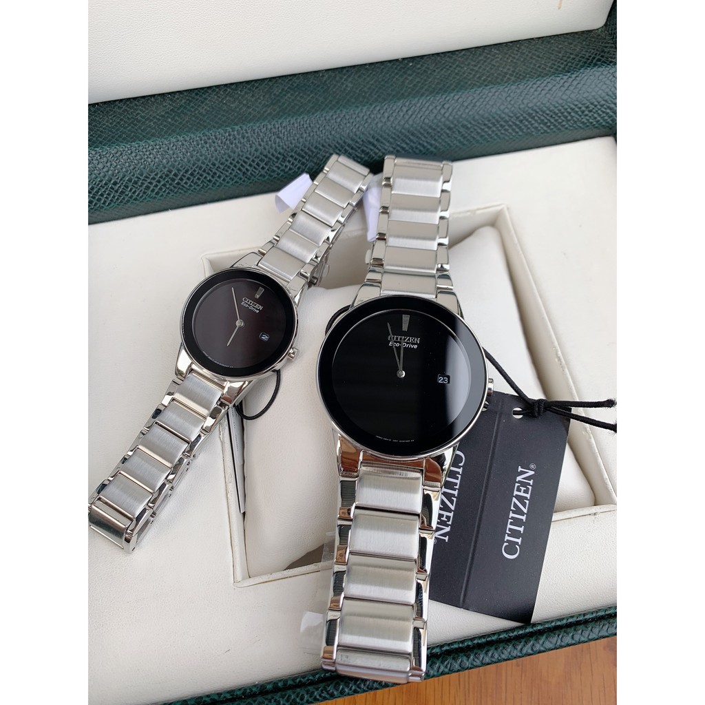Đồng hồ cặp Citizen Eco Drive AU1060-51E và GA1050-51E - Máy Quartz Pin năng lượng ánh sáng - Kính khoáng