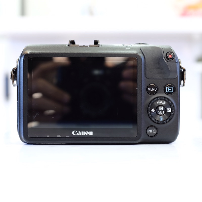 Máy ảnh Canon EOS M + kit cũ