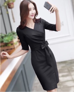 Đầm ôm cổ V xếp li