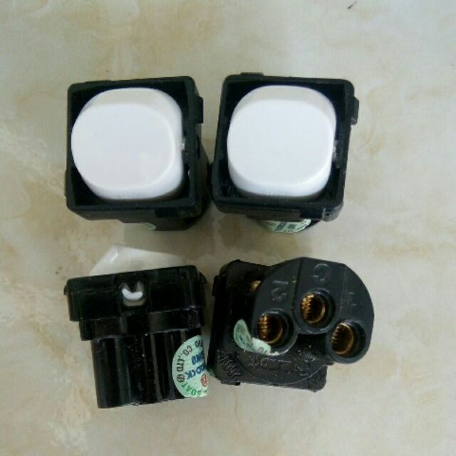 Công tắc điện 2 chiều sino