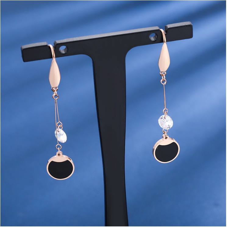 Bông Tai Tua Rua Dài Hình Tròn Đen Và Đá Nhân Tạo Titan Ko Han Rỉ TT 4350