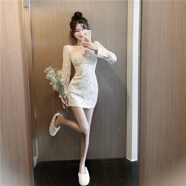 Váy trắng phối hoa ren dài tay phong cách quyến rũ nữ tính