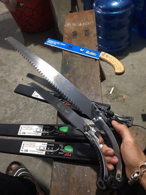 Cưa gỗ cầm tay