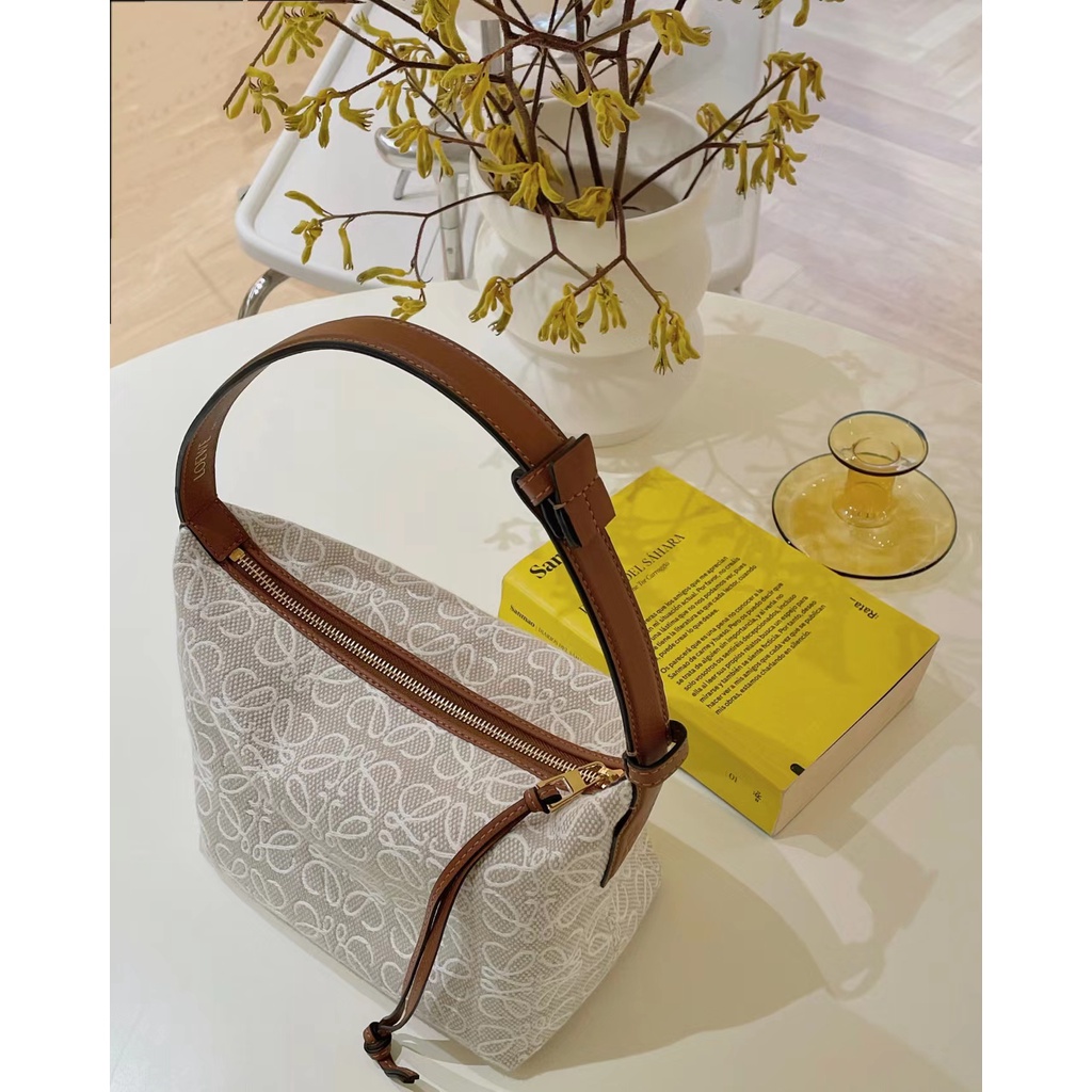 Túi Vải Jacquard Và Da Bò Nhỏ 21 * 17 CM