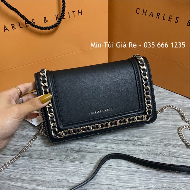 - Túi CnK viền xích có sẵn