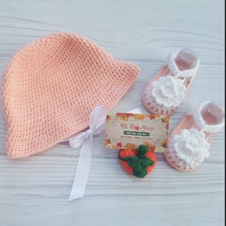 Set nón + giày len handmade cho bé !