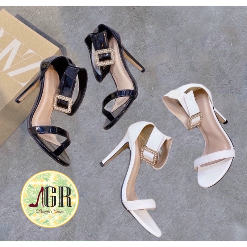 Sandal quai mảnh cổ cao khoá đá vuông gót nhọn 8cm