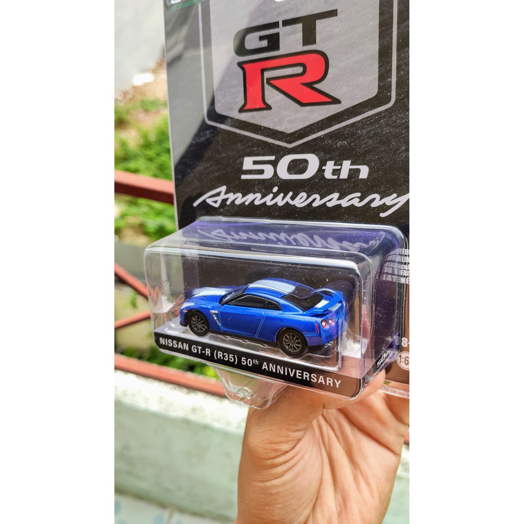 Mô hình tĩnh Greenlight Nissan GTR35 50th Annivesary tỷ lệ 1:64